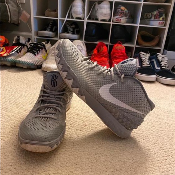 Grey Nike Kyrie 1 - Picture 3 of 3